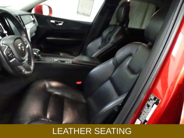 Used 2018 Volvo XC60 T5 Momentum w/ Vision Package AWD/4WD image 2