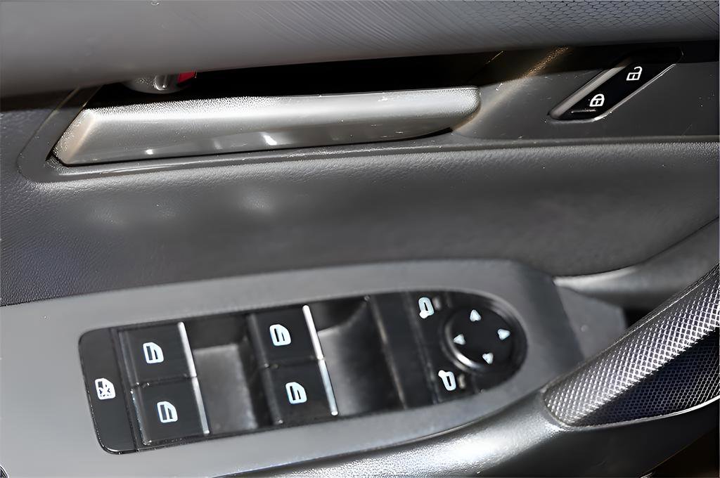 Used 2024 MAZDA CX-50 AWD 2.5 S w/ Premium Package image 25