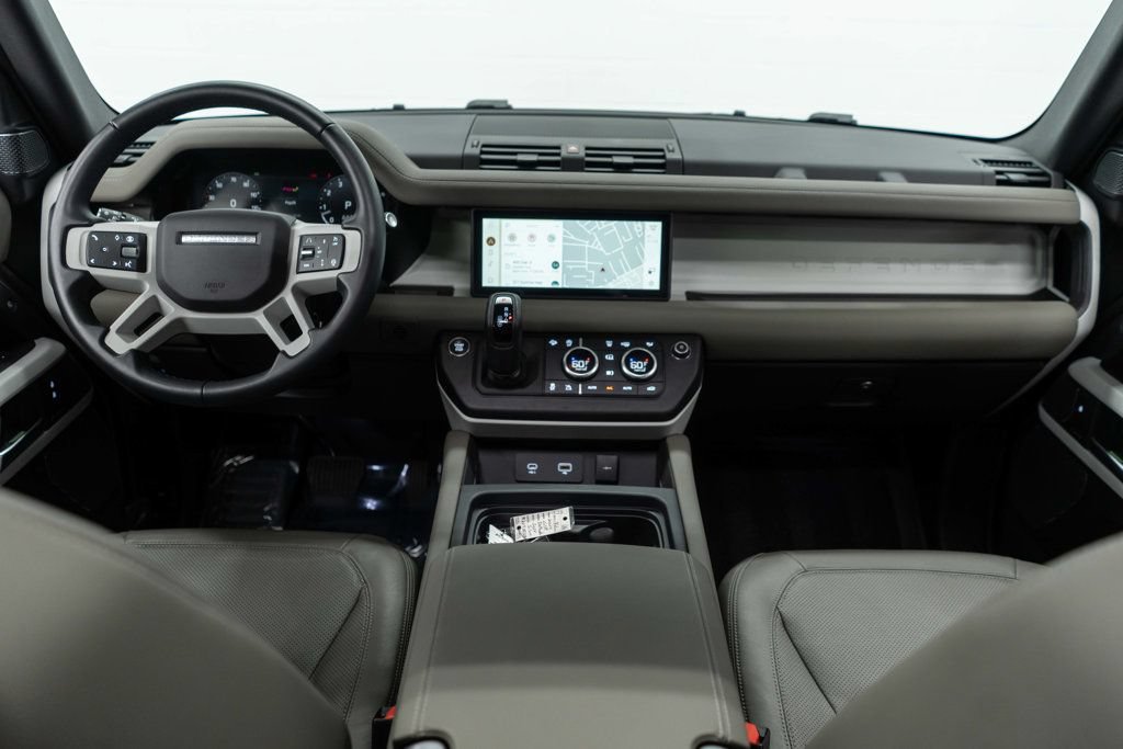 Used 2024 Land Rover Defender 110 S AWD/4WD image 10