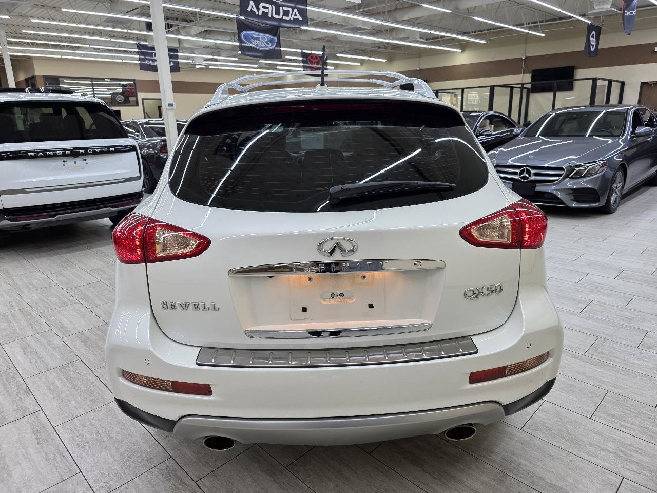 Used 2017 INFINITI QX50 2WD w/ Premium Plus Package image 7