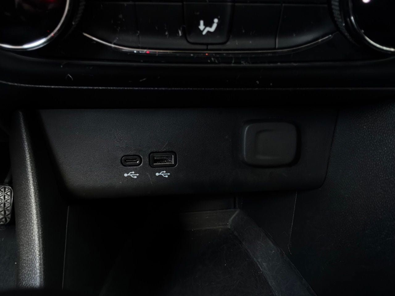 Used 2025 Buick Encore GX Preferred FWD image 23