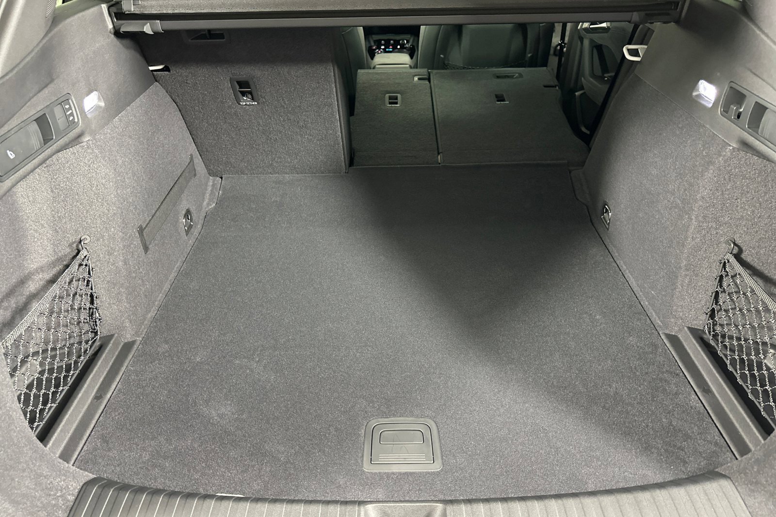 New 2025 Audi SQ6 e-tron Premium Plus AWD/4WD image 14