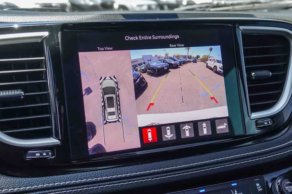 Used 2022 Chrysler Pacifica Touring-L w/ Uconnect Theater Family Group FWD image 22