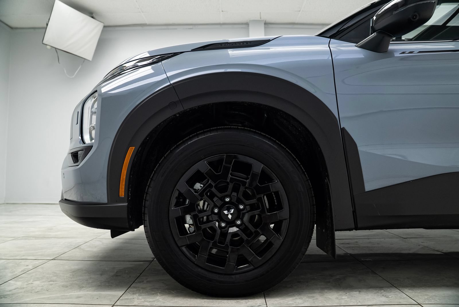 Used 2025 Mitsubishi Outlander AWD image 21
