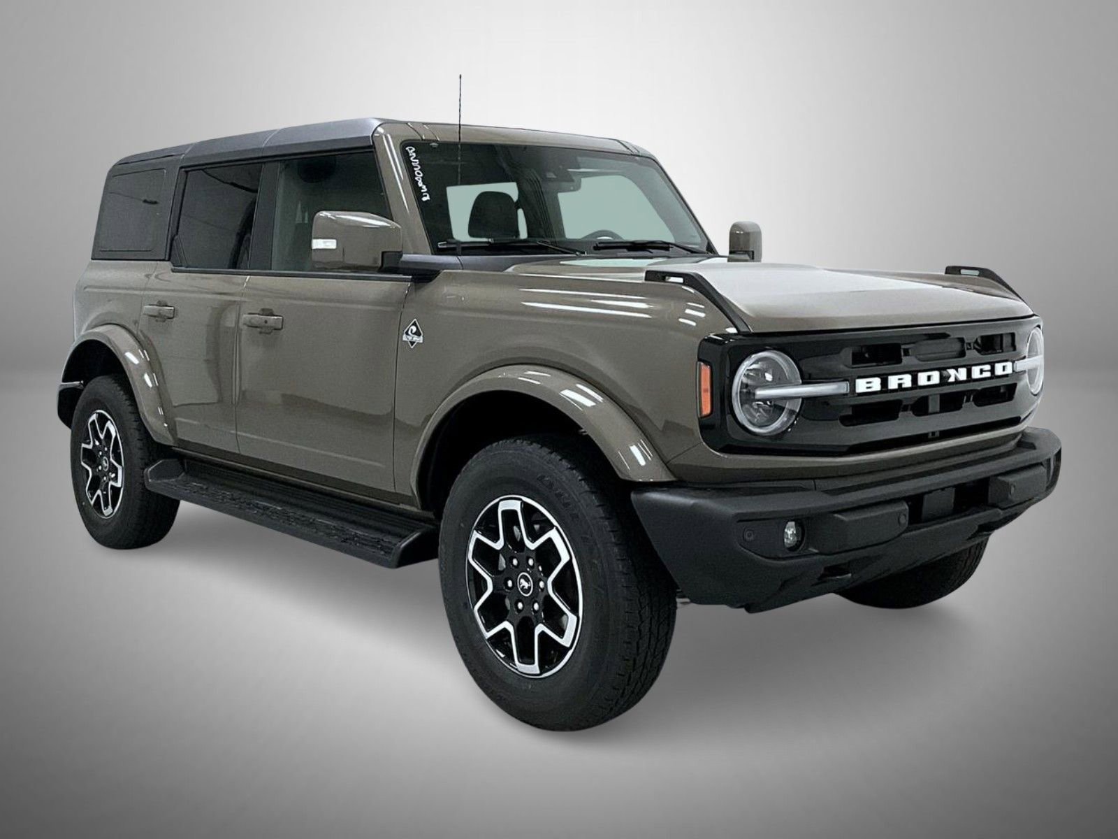 New 2025 Ford Bronco Outer Banks image 3