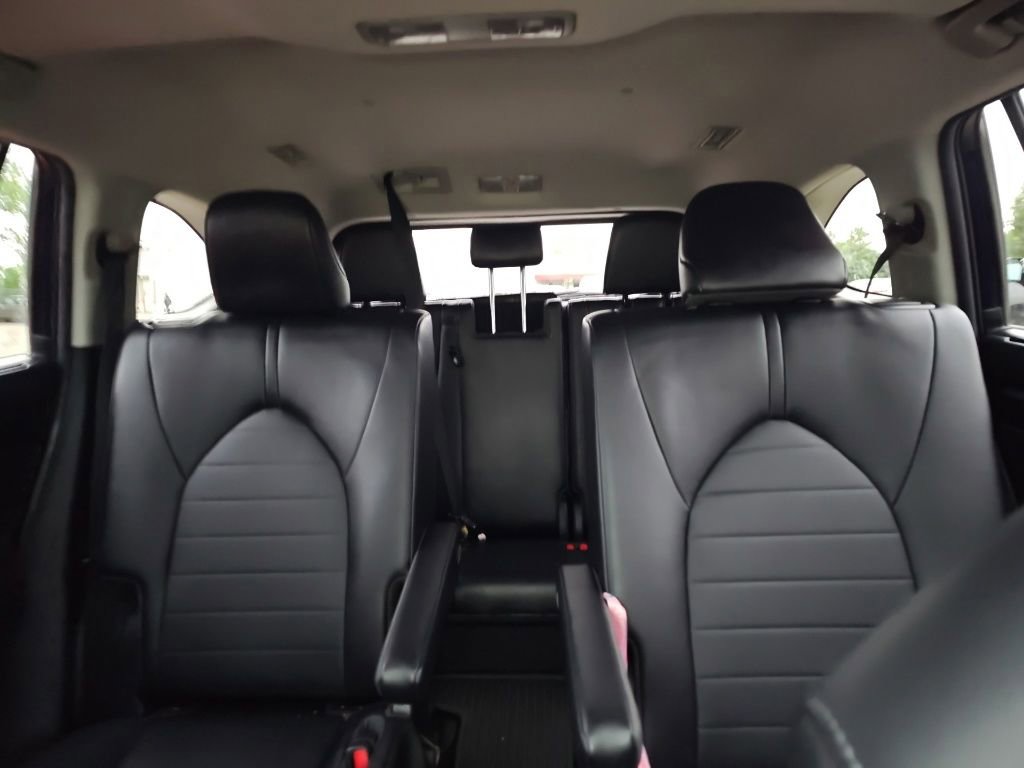 Used 2023 Toyota Highlander XLE FWD image 9