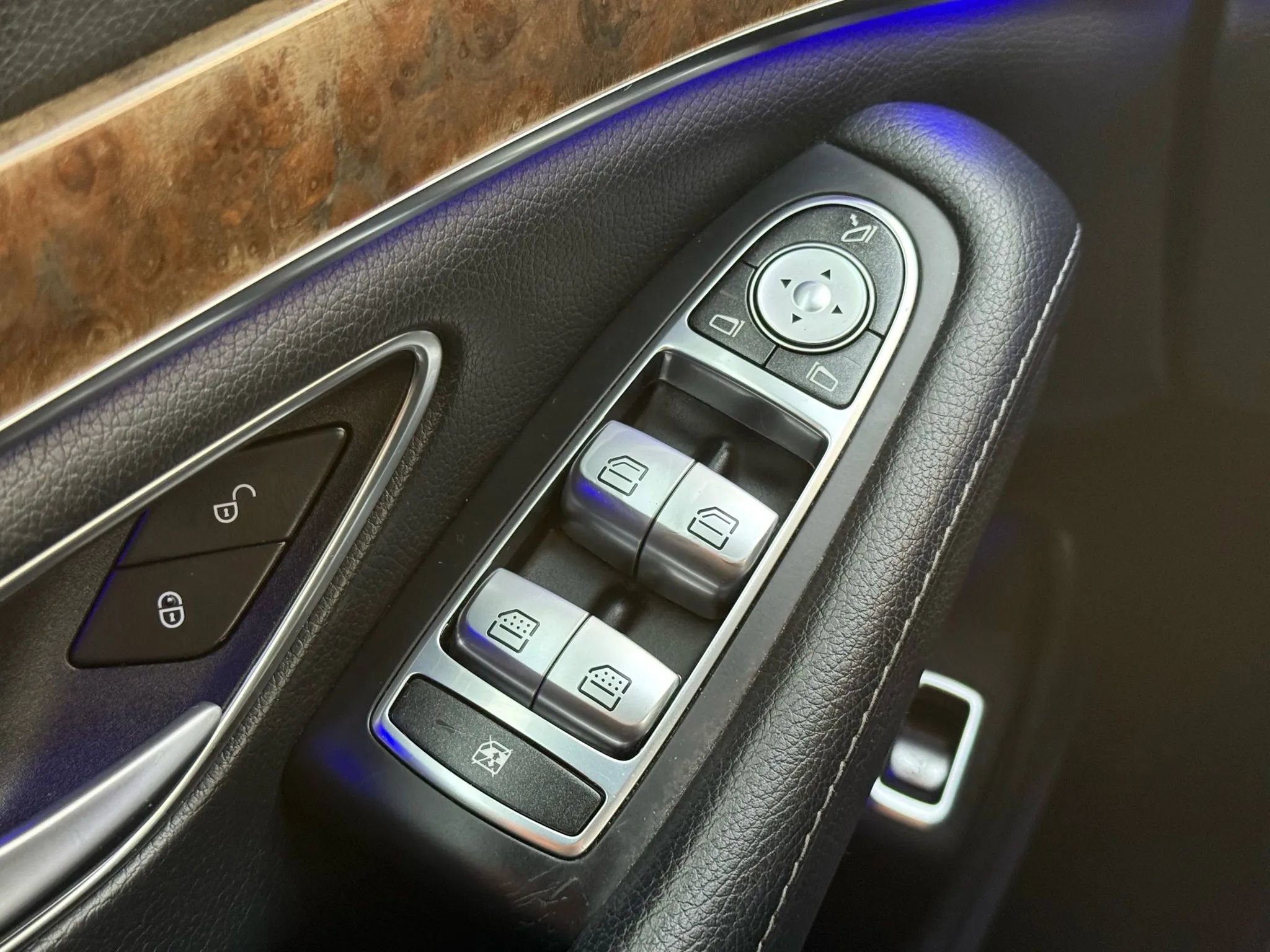 Used 2015 Mercedes-Benz S 550 4MATIC Sedan image 51