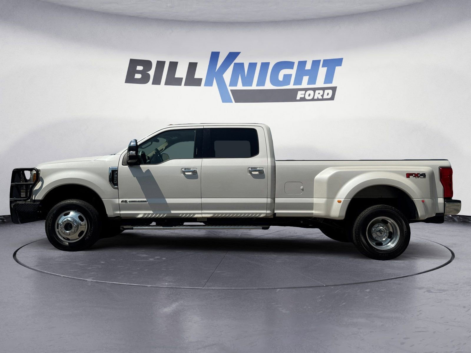 Used 2017 Ford F350 Lariat w/ Tow Technology Bundle AWD/4WD image 2