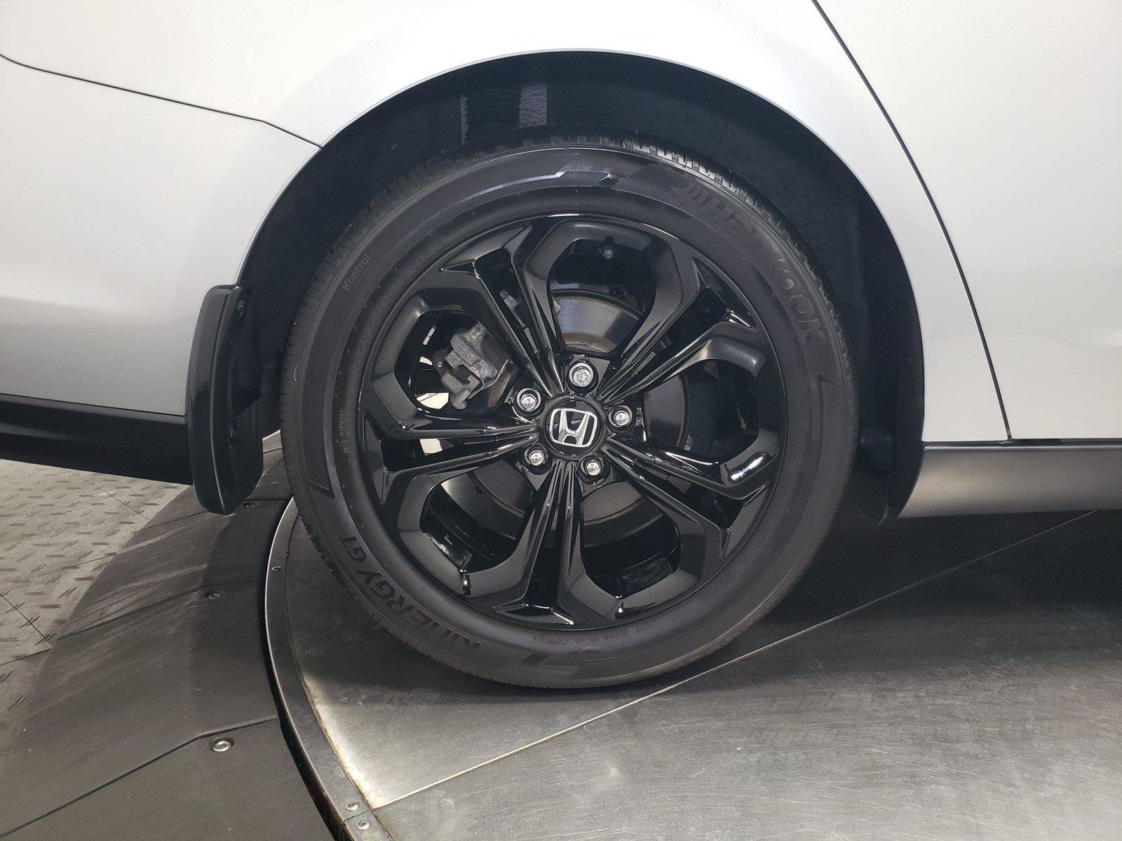 Used 2025 Honda Accord SE image 16