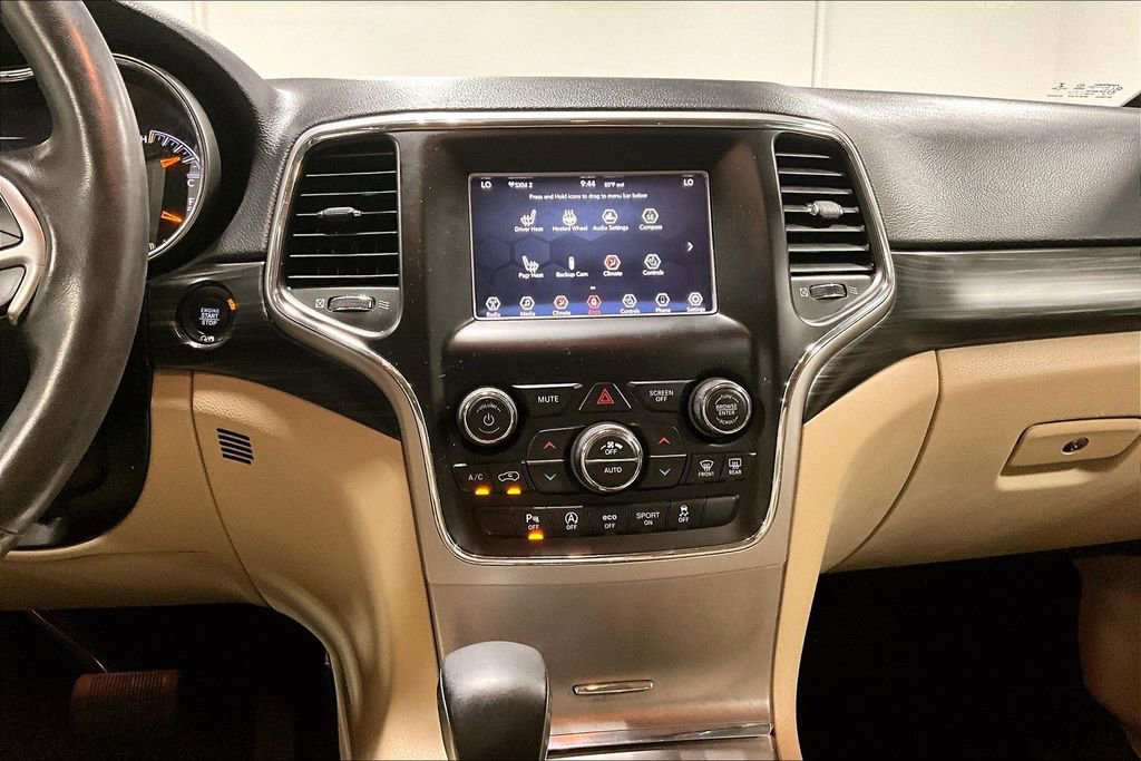 Used 2019 Jeep Grand Cherokee Laredo AWD/4WD image 8
