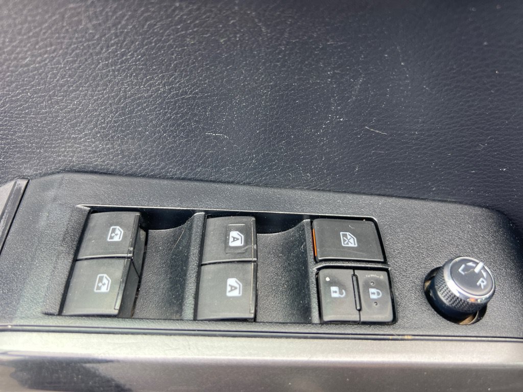 Used 2018 Toyota Tacoma TRD Sport AWD/4WD image 13