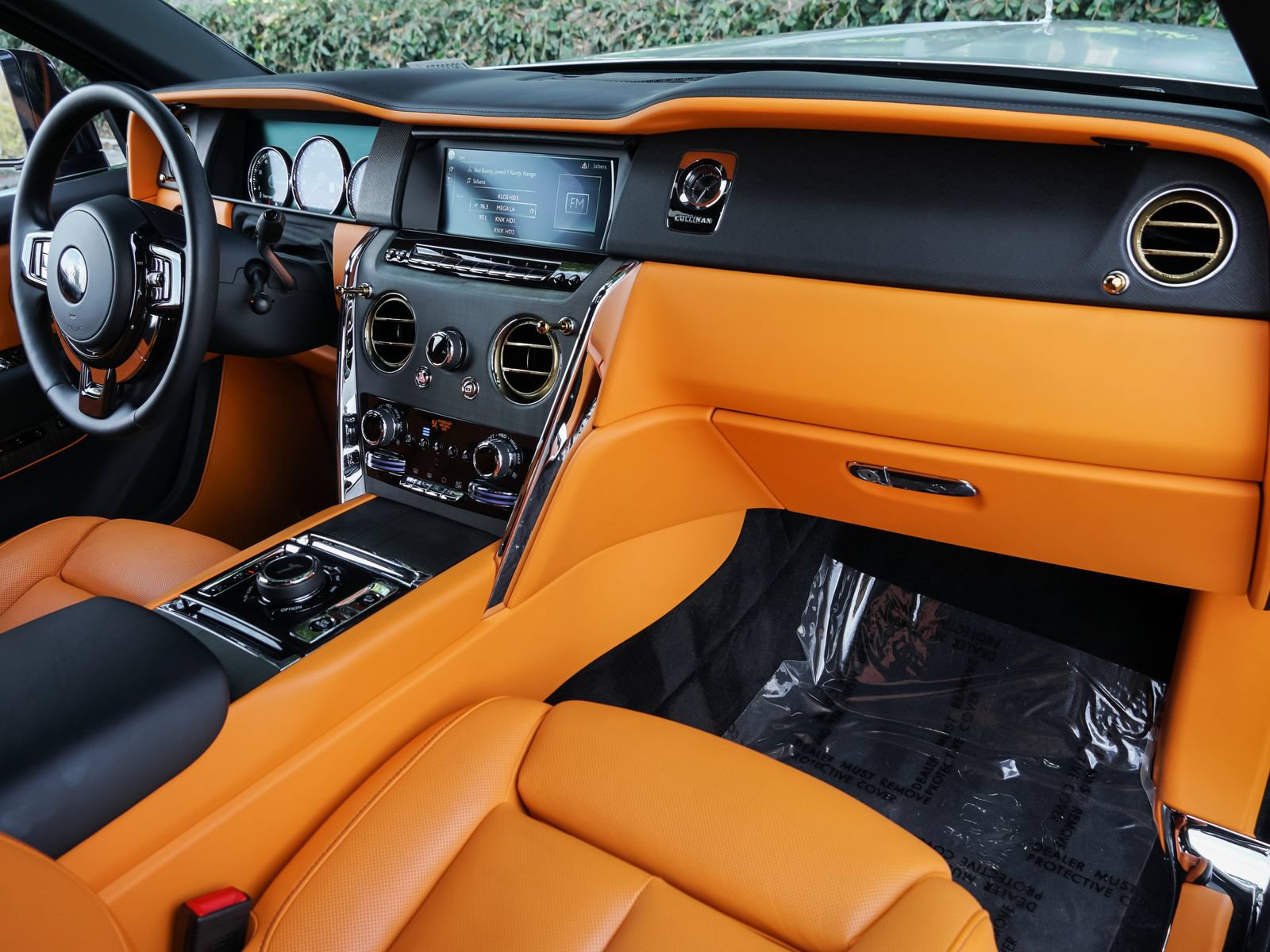 Certified 2022 Rolls-Royce Cullinan w/ Cullinan Package AWD/4WD image 2