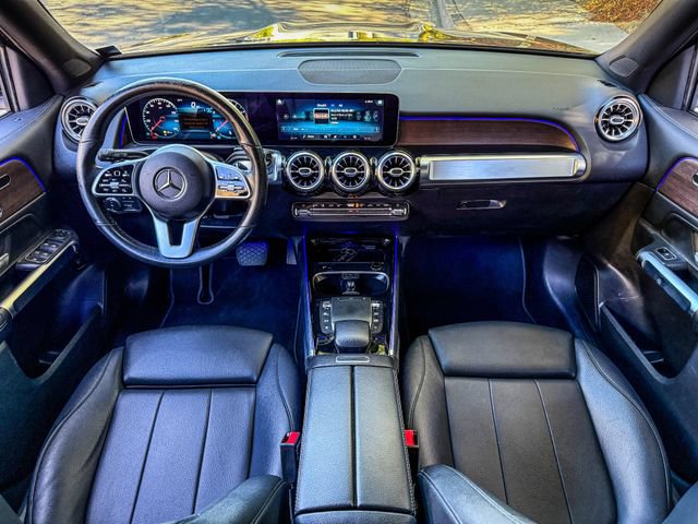 Used 2021 Mercedes-Benz GLB 250 w/ Premium Package image 28