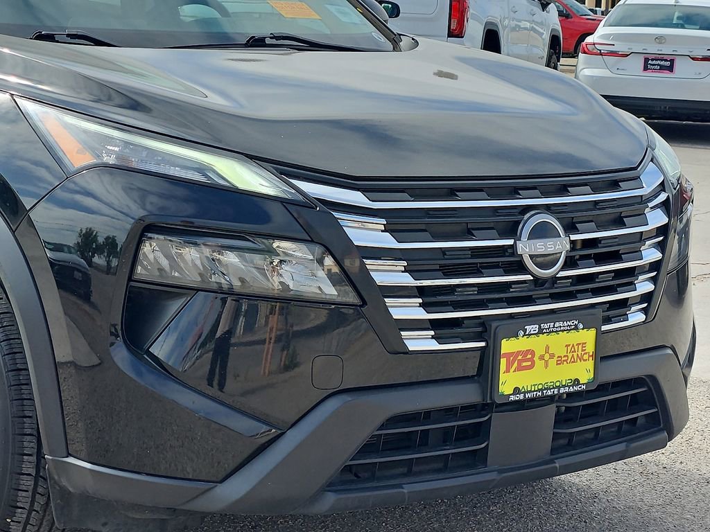 Used 2024 Nissan Rogue S AWD/4WD image 7