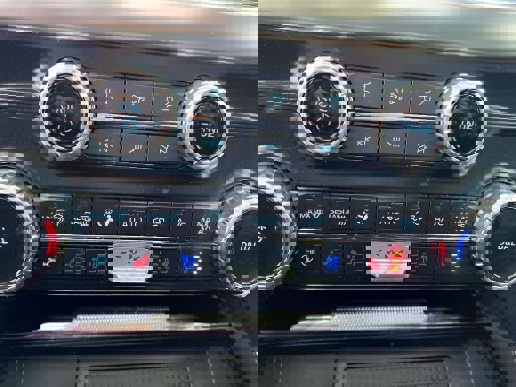 Used 2023 Ford F150 Lariat w/ Equipment Group 502A High image 16