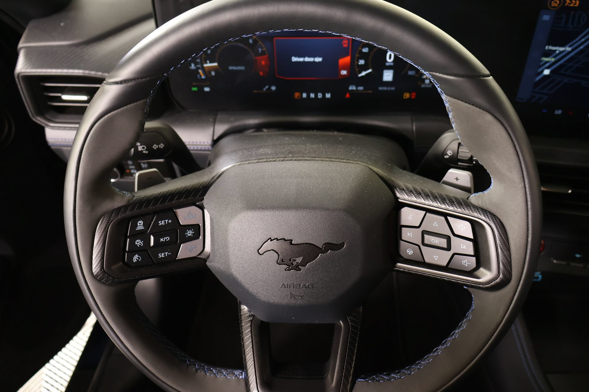 Used 2025 Ford Mustang Dark Horse RWD image 3