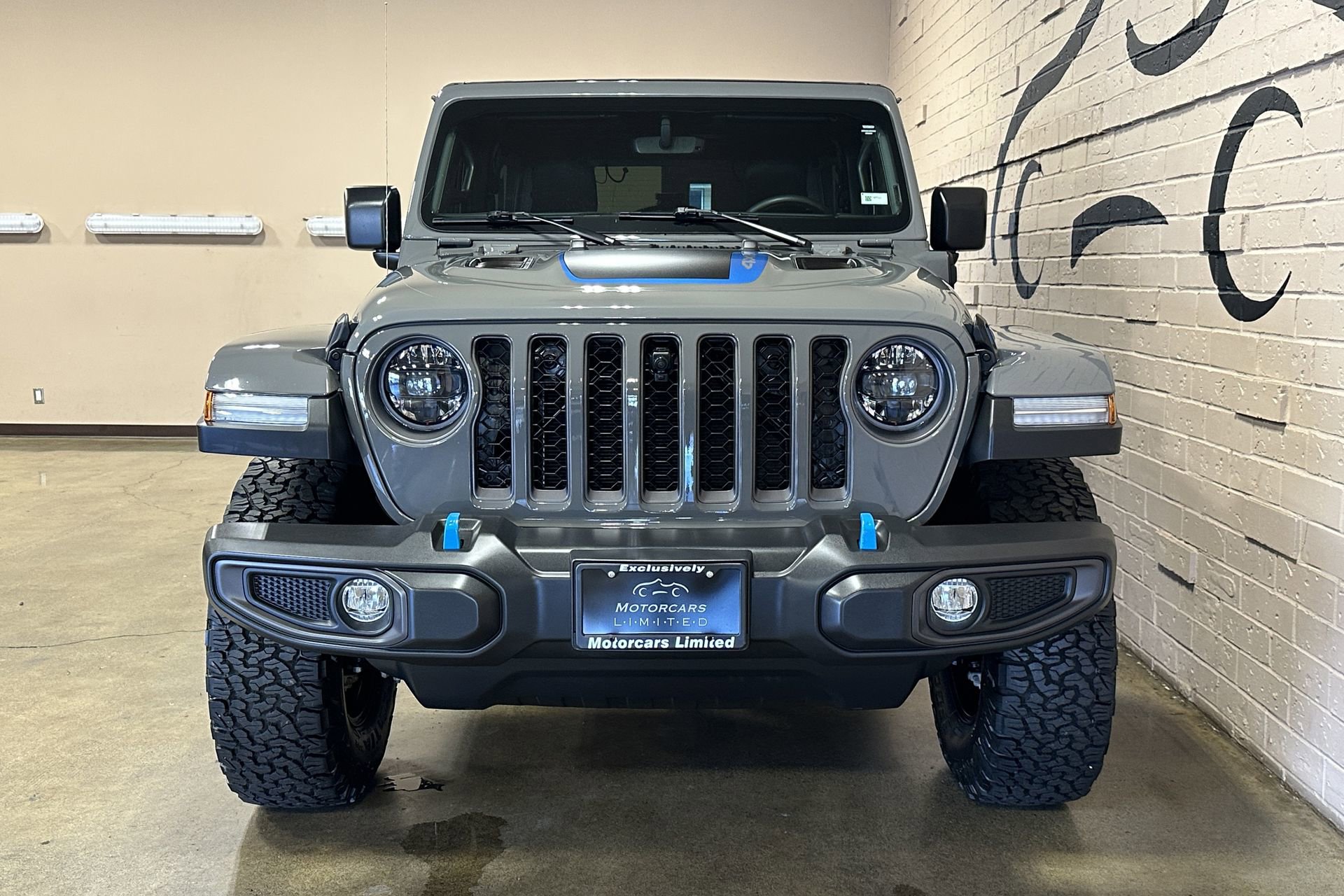 Used 2023 Jeep Wrangler Unlimited Rubicon 4xe w/ Cold Weather Group image 10