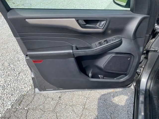 Used 2022 Ford Escape SE w/ SE Sport Appearance Package AWD/4WD image 15