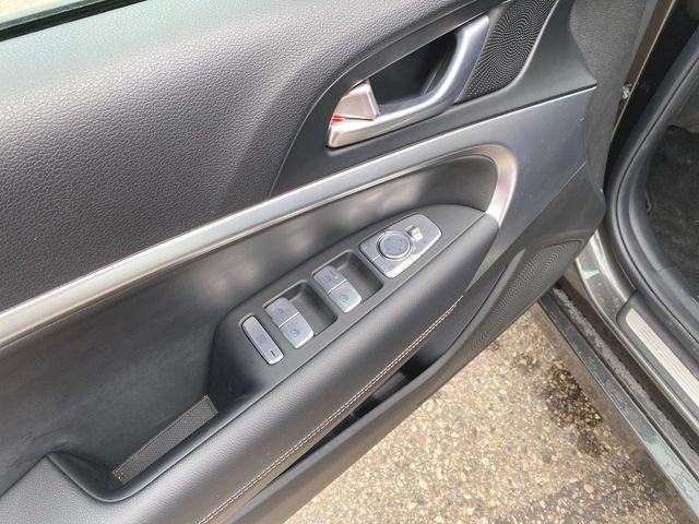 Used 2025 Genesis G70 2.5T AWD/4WD image 23