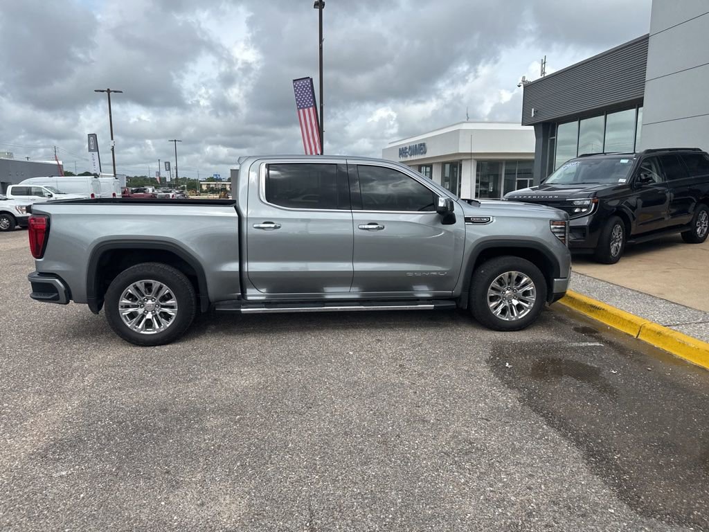 Used 2025 GMC Sierra 1500 Denali AWD/4WD image 16