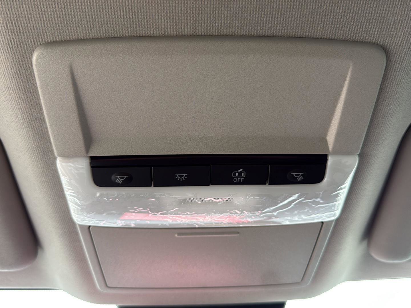 Used 2025 Nissan Sentra SR w/ Lighting Package FWD image 30