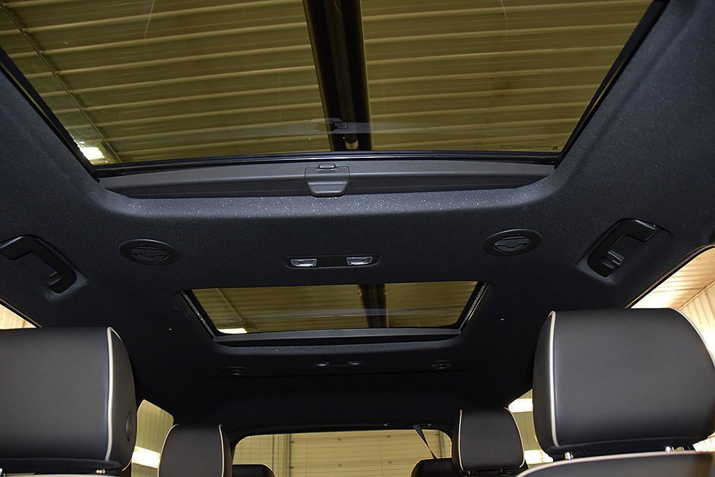 Used 2023 Chevrolet Traverse Premier w/ LPO, Floor Liner Package image 27