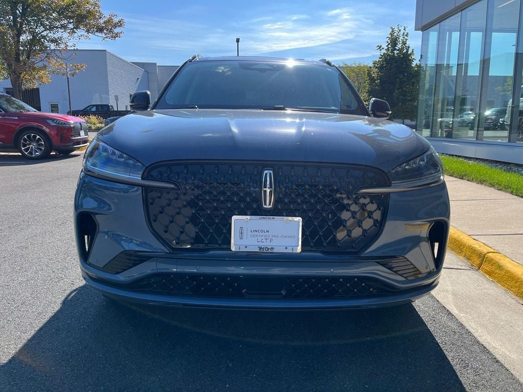 Used 2026 Lincoln Aviator AWD image 2