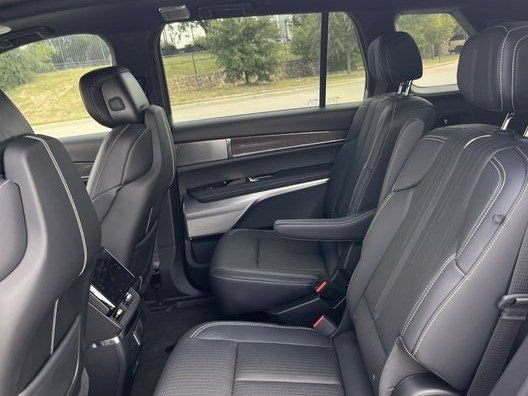 New 2027 Cadillac Vistiq Luxury AWD/4WD image 25