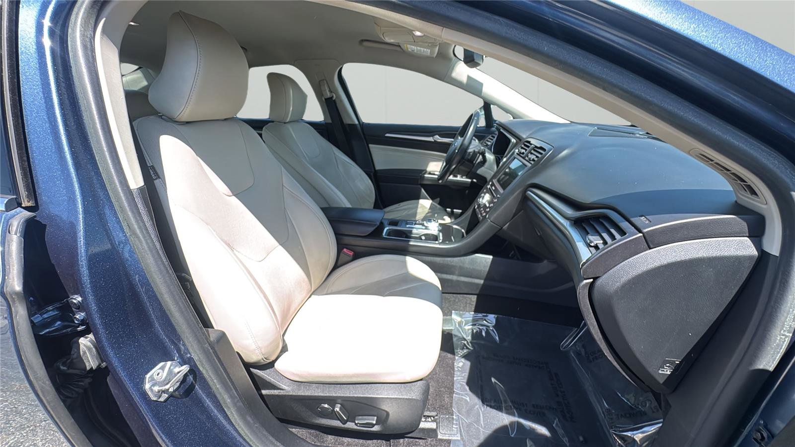 Used 2018 Ford Fusion Titanium AWD/4WD image 14