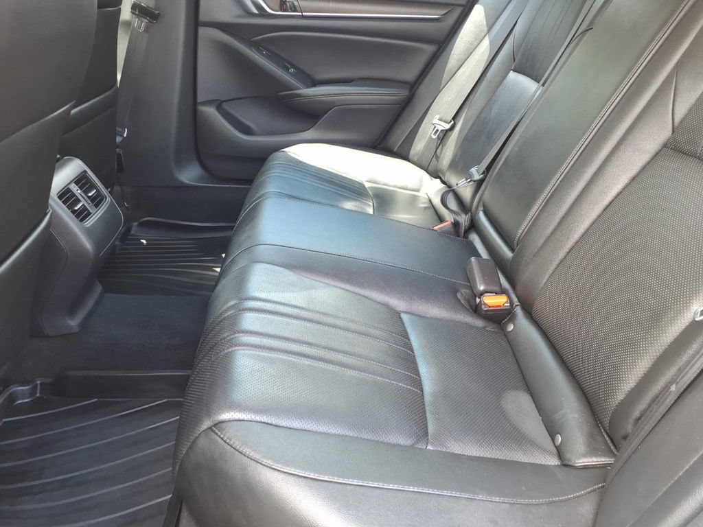 Used 2019 Honda Accord Touring image 17