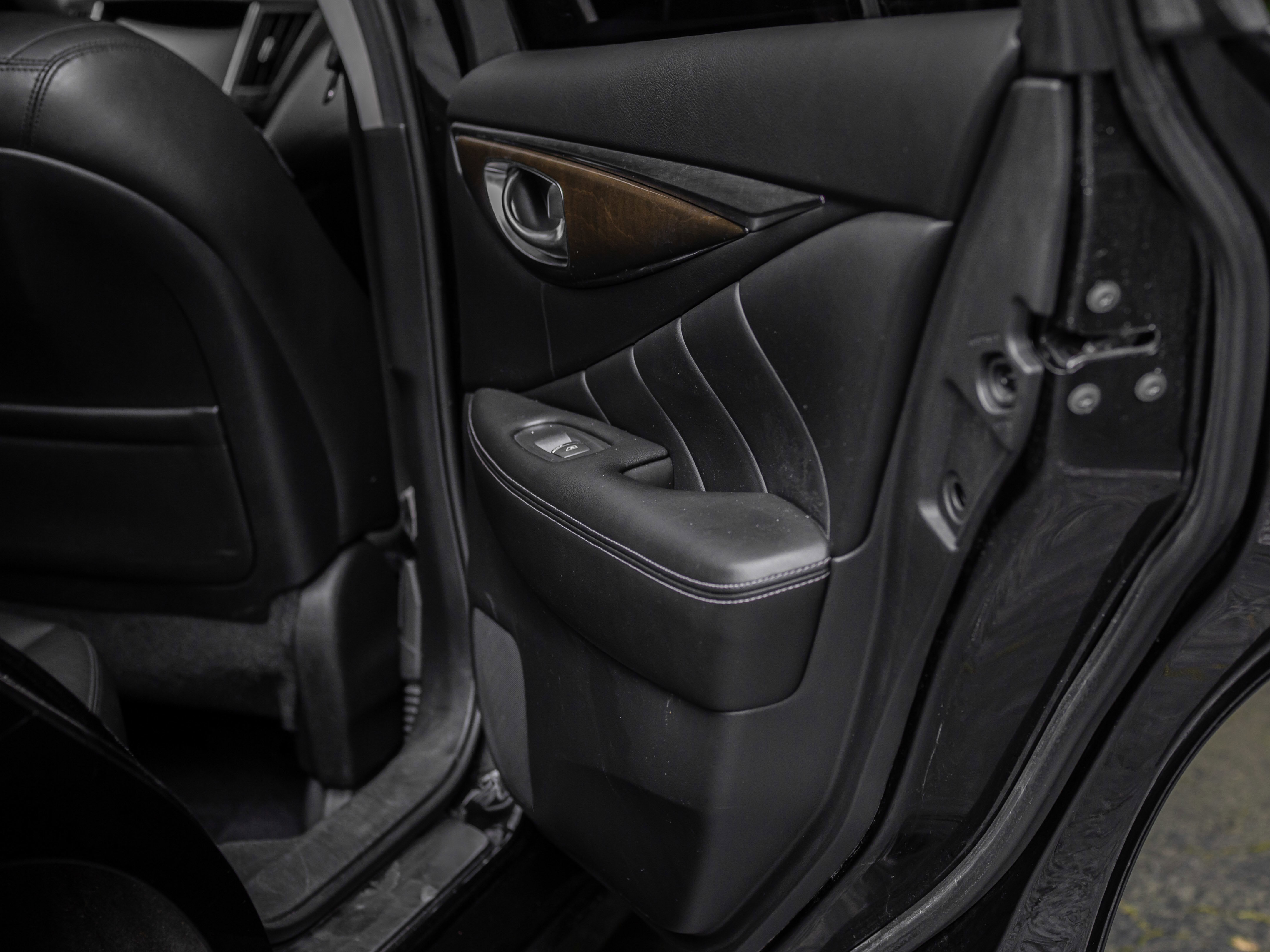 Used 2019 INFINITI Q50 Luxe w/ Essential Package (3.0T Luxe) image 19