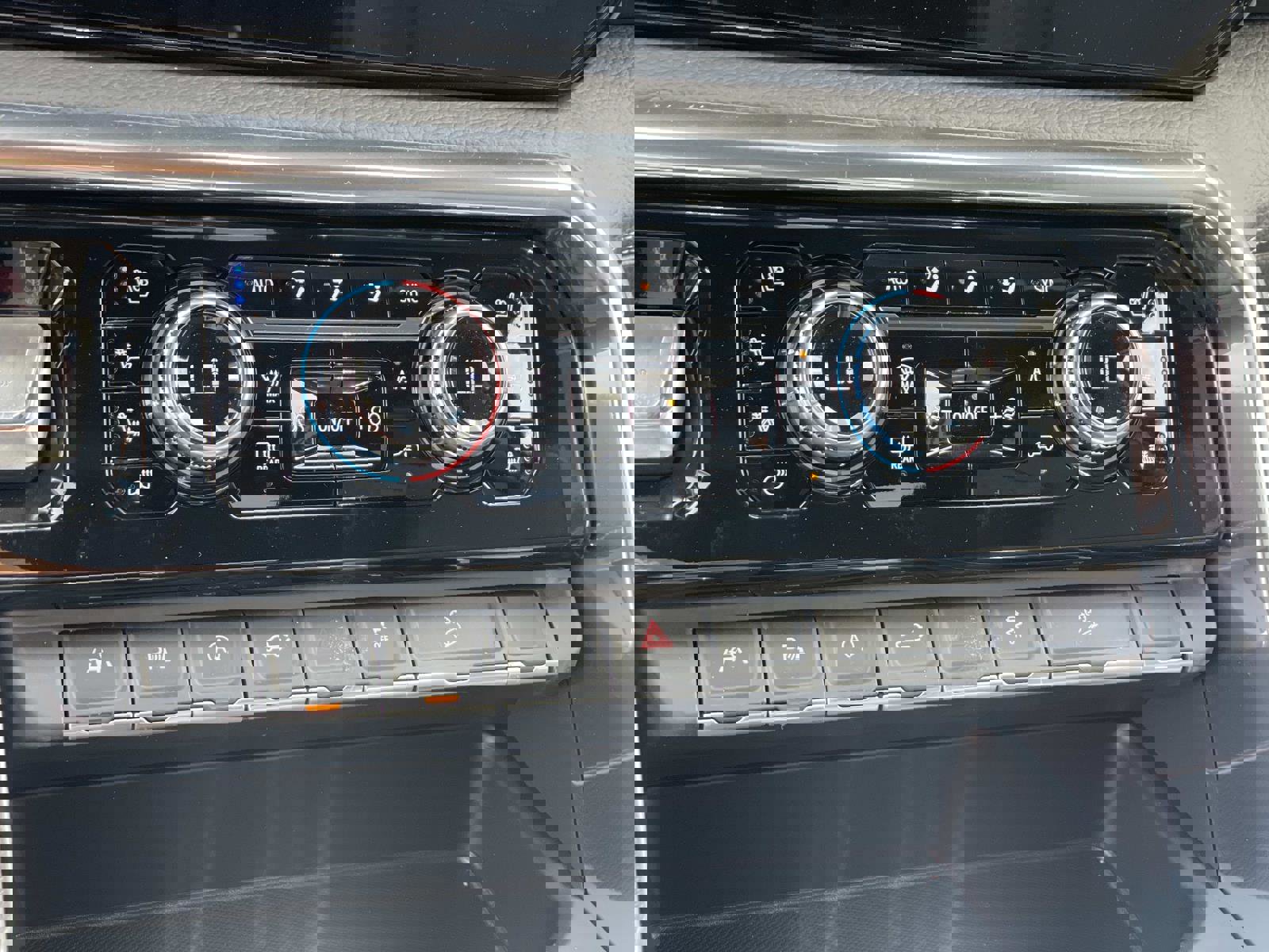 New 2026 GMC Sierra 1500 Denali w/ Technology Package AWD/4WD image 17