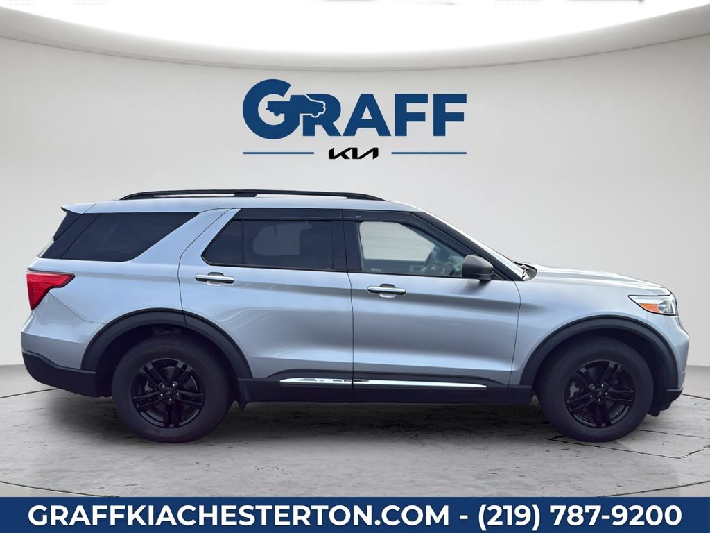 Used 2021 Ford Explorer XLT w/ Equipment Group 202A AWD/4WD image 9