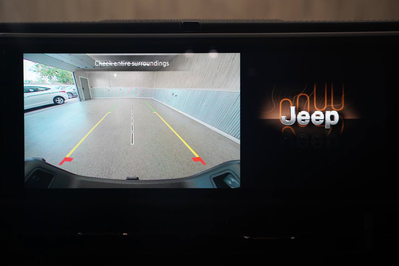 Used 2025 Jeep Gladiator Sport AWD/4WD image 18