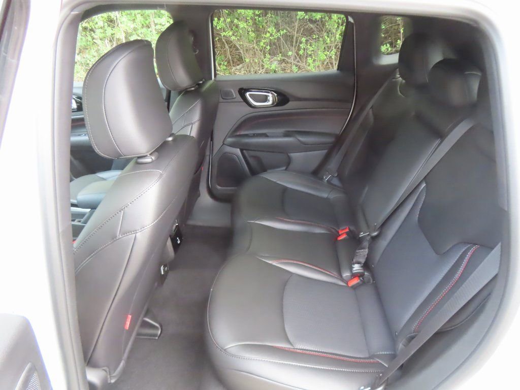 New 2026 Jeep Compass Trailhawk w/ Sun, Sound & Navigation Group image 27