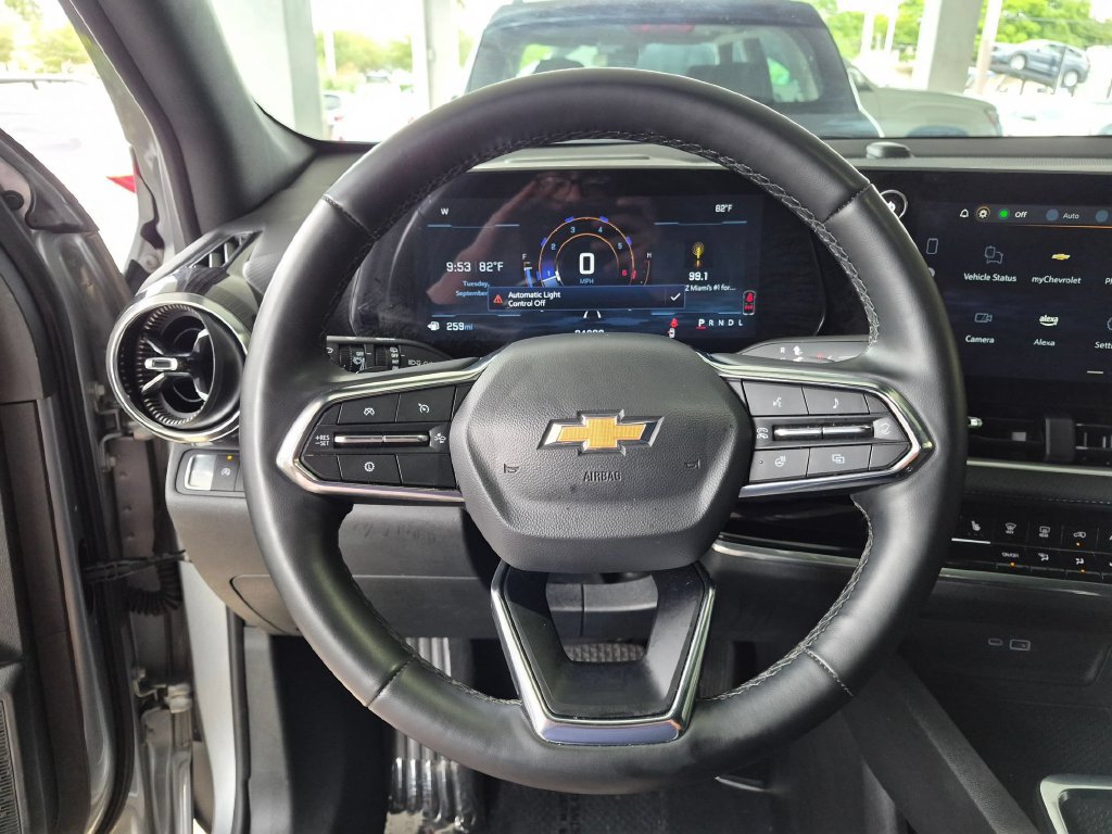 Used 2025 Chevrolet Equinox LT FWD image 11