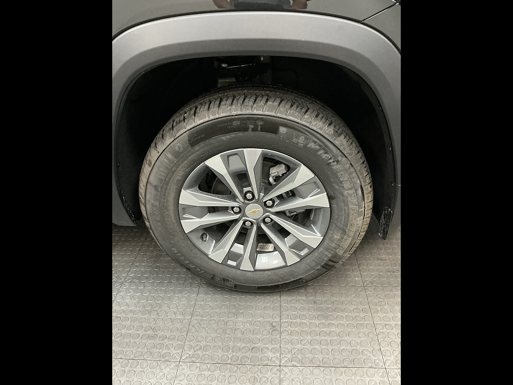New 2027 Chevrolet Equinox LT w/ LPO, Floor Liner Package AWD/4WD image 38