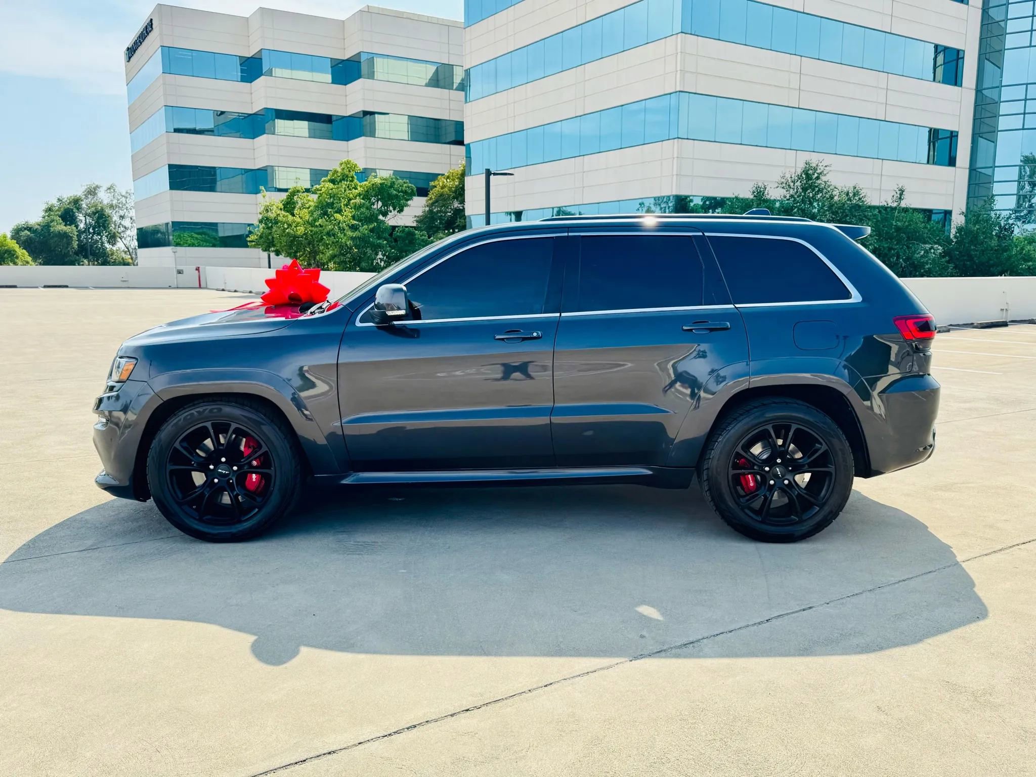 Used 2014 Jeep Grand Cherokee SRT image 15