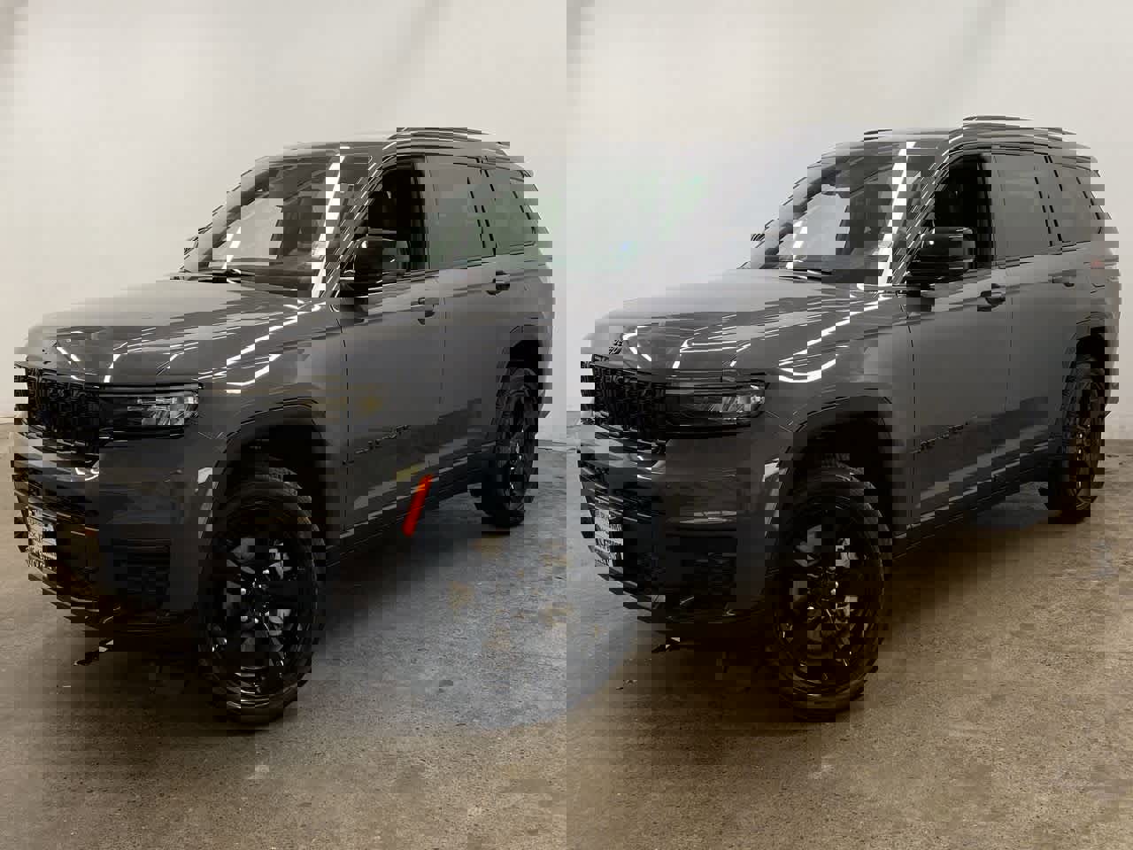 Used 2023 Jeep Grand Cherokee L Laredo image 1