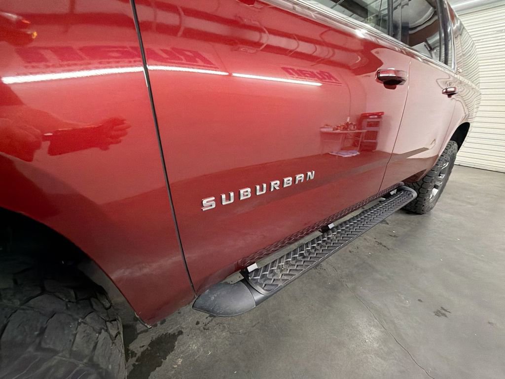 Used 2018 Chevrolet Suburban LT image 32