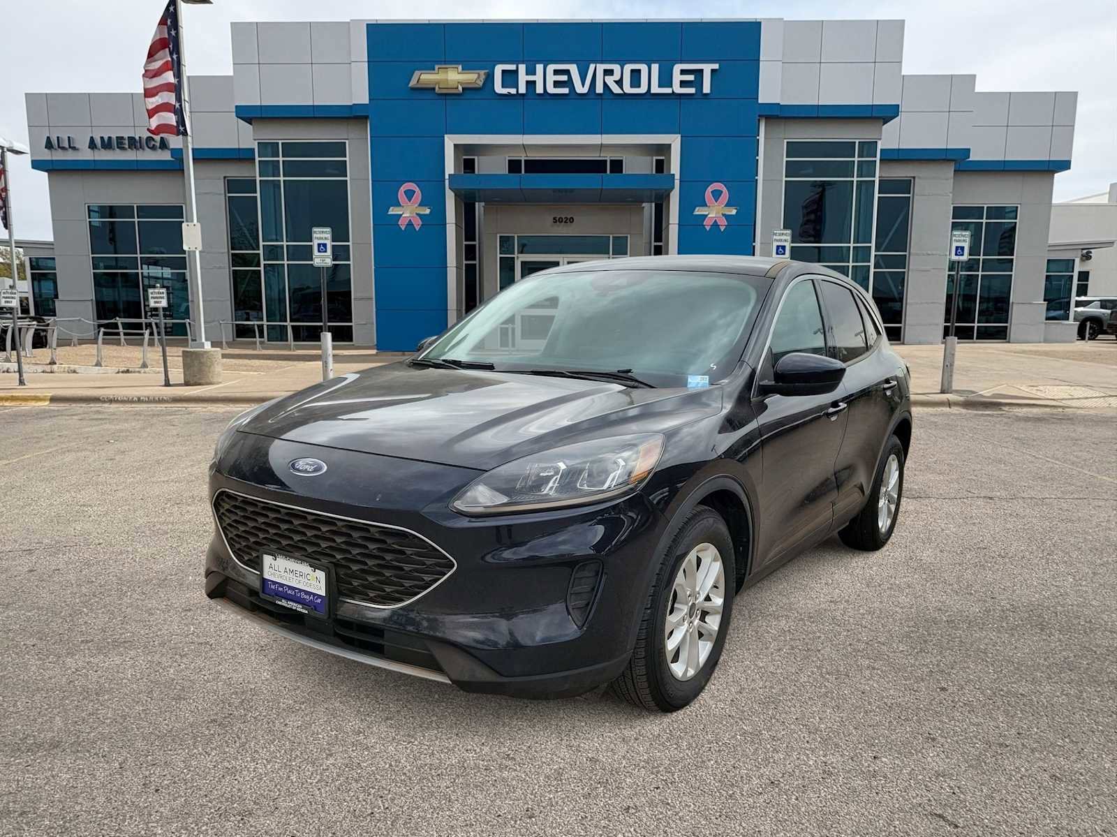 Used 2021 Ford Escape SE w/ Cold Weather Package image 1