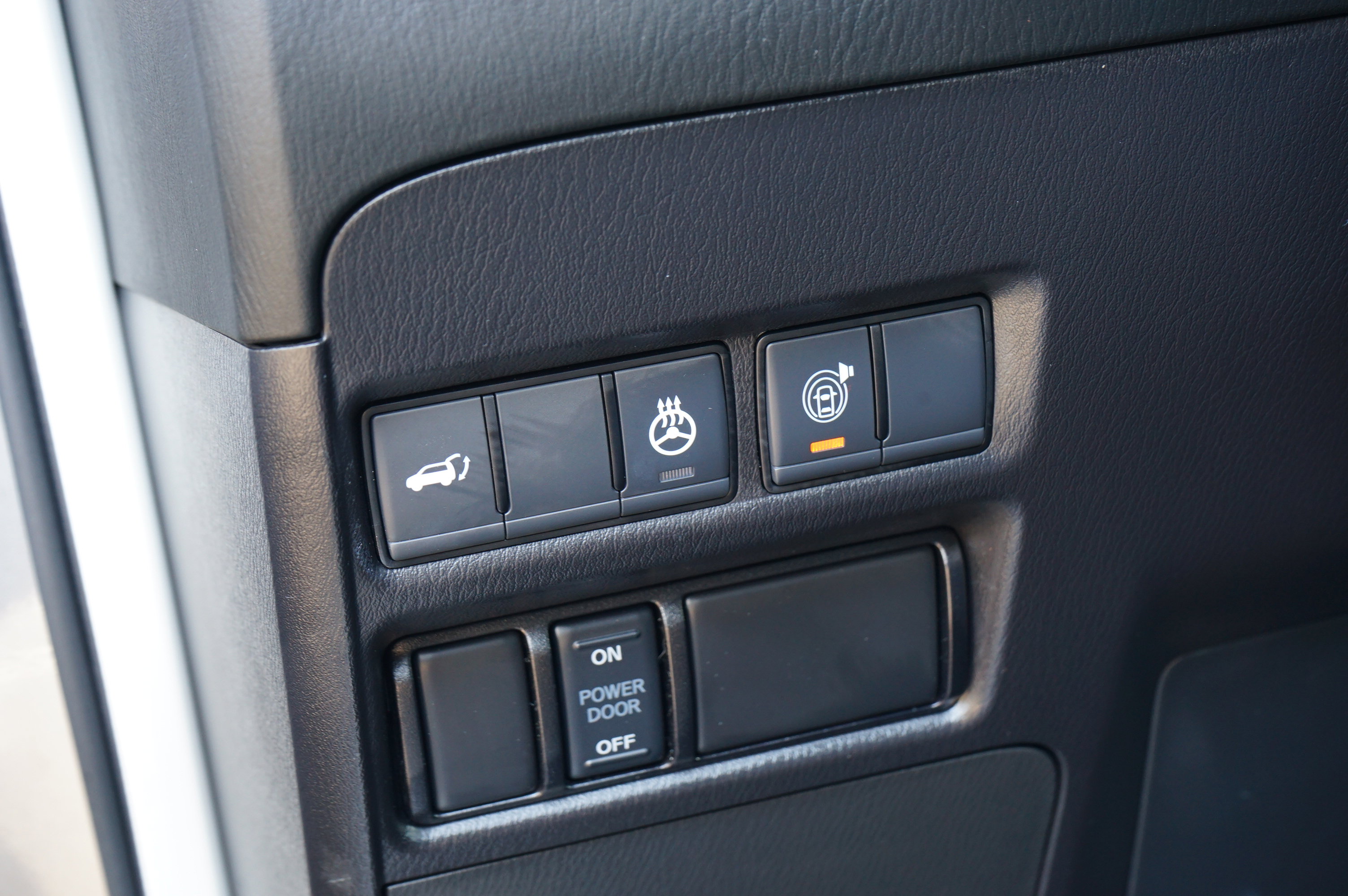 Used 2024 Nissan Armada Platinum w/ Captain's Chairs Package image 18