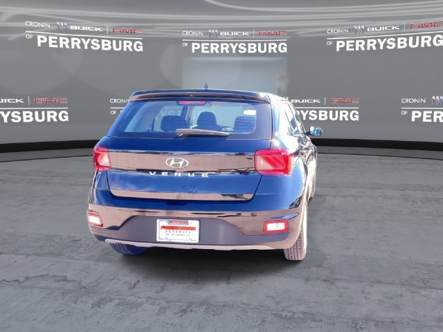 Used 2026 Hyundai Venue SE FWD image 7