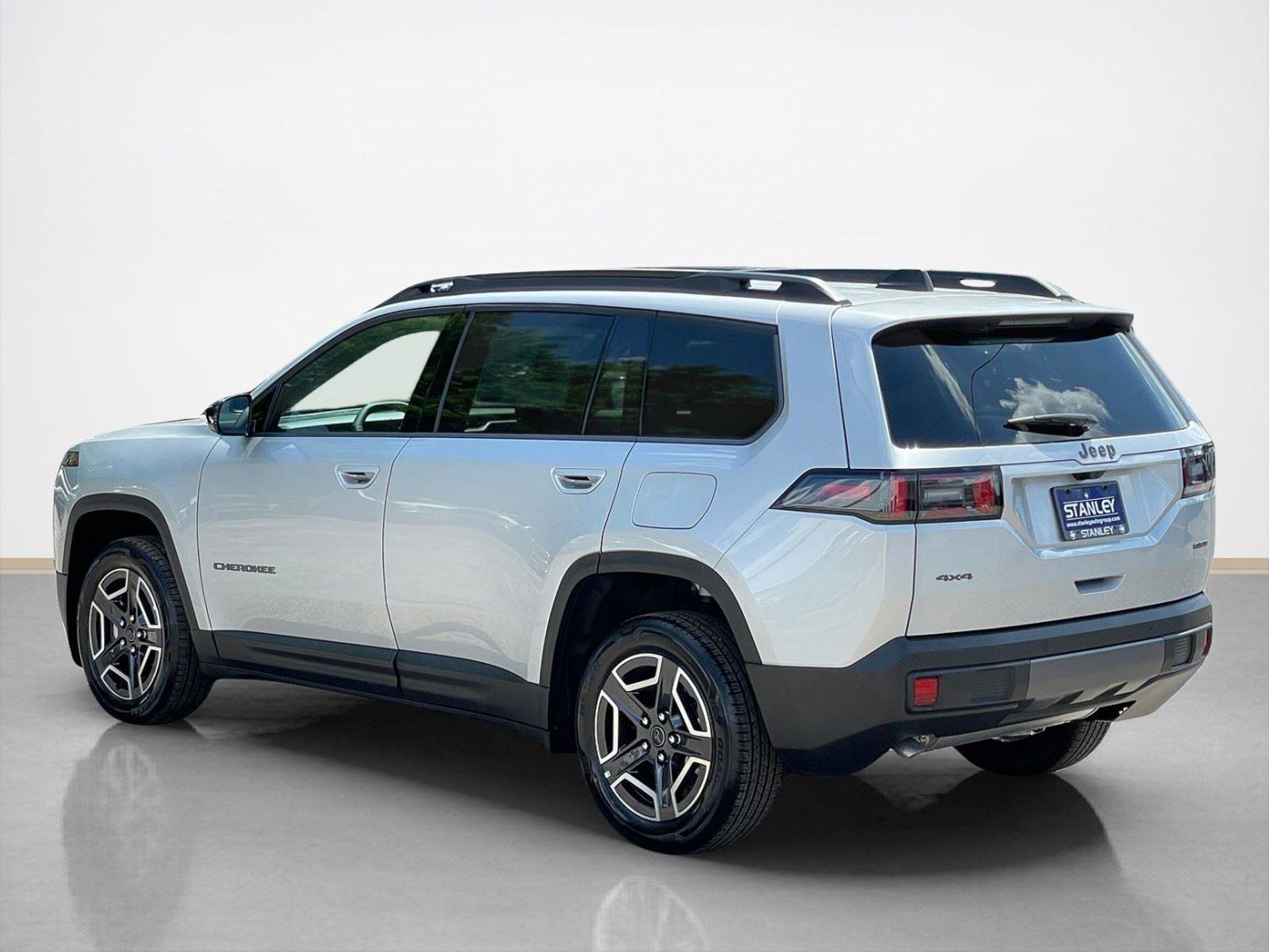 New 2026 Jeep Cherokee Laredo AWD/4WD image 6