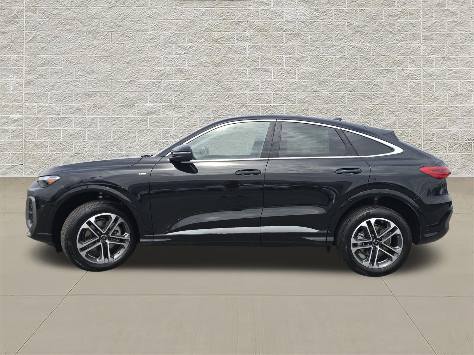 New 2026 Audi Q5 Premium AWD/4WD image 4