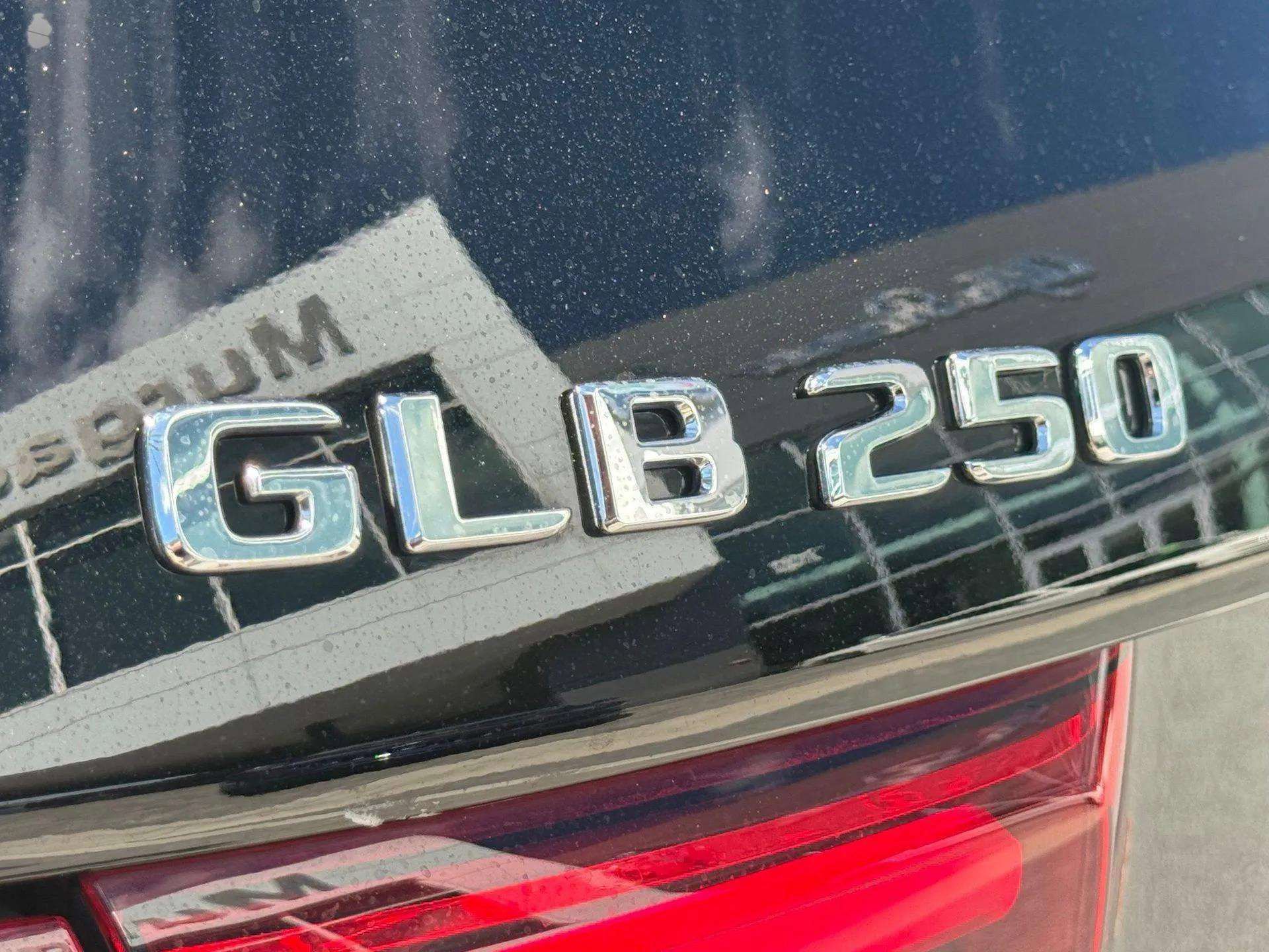 Used 2025 Mercedes-Benz GLB 250 GLB 250 image 21