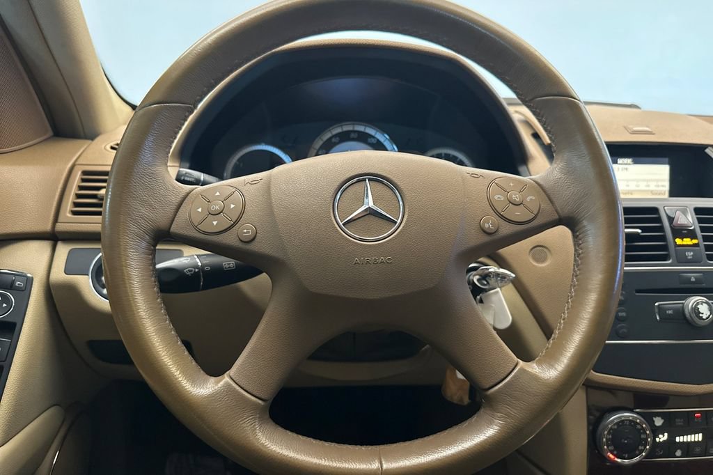 Used 2008 Mercedes-Benz C 300 Sedan image 21