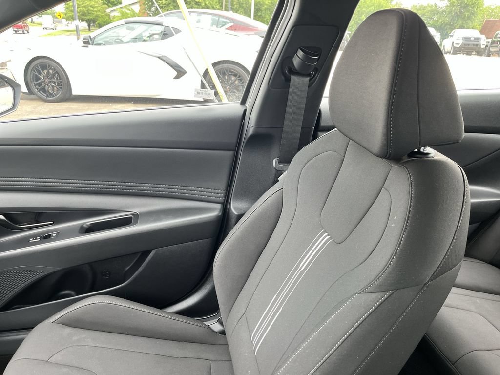 Used 2025 Hyundai Elantra Sport w/ Cargo Package FWD image 22