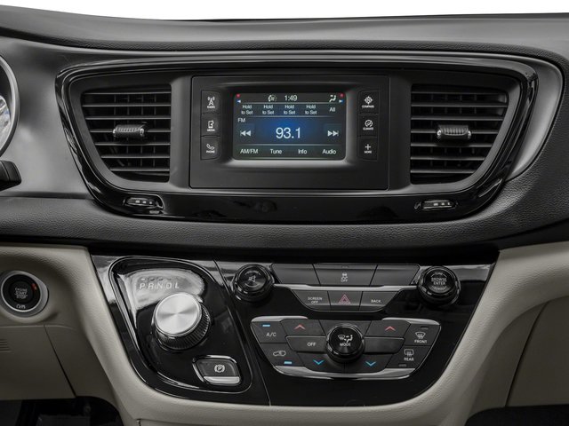 Certified 2018 Chrysler Pacifica L FWD image 10