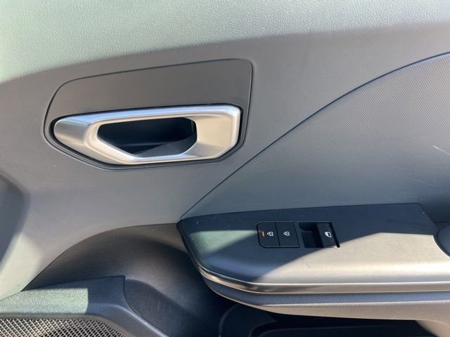 Certified 2025 Kia K4 LXS image 32